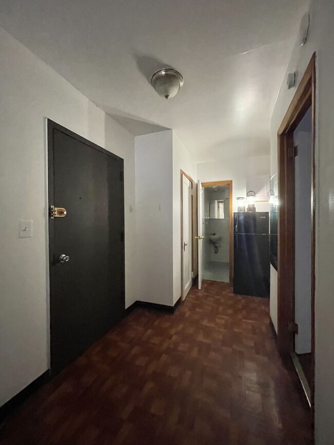 442 W 238th St, Unit 1 in Bronx, NY - Building Photo - Building Photo