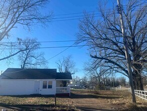 2015 Charjean Rd in Memphis, TN - Building Photo - Building Photo