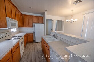 3886 S Dew Drop Ln in Gilbert, AZ - Building Photo - Building Photo