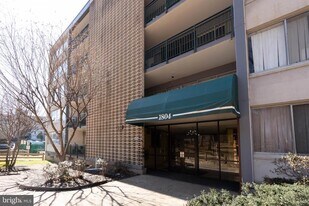 1804 Metzerott Rd in Adelphi, MD - Building Photo