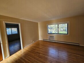 765 Waikiki Dr in Des Plaines, IL - Foto de edificio - Building Photo