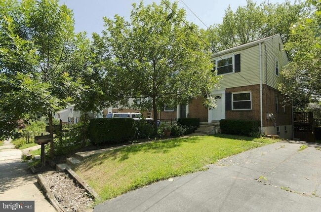 5835 Fifer Dr in Alexandria, VA - Building Photo - Building Photo