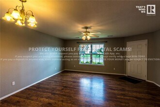 1137 S Holland Dr in Fayetteville, AR - Building Photo - Building Photo