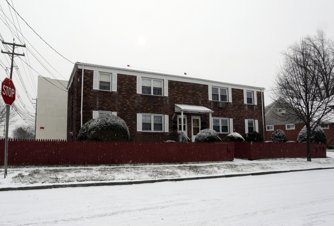 1-5 W 19th St in Linden, NJ - Building Photo