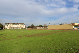 The Crossings at New Rancho in Rancho Cordova, CA - Building Photo - Building Photo