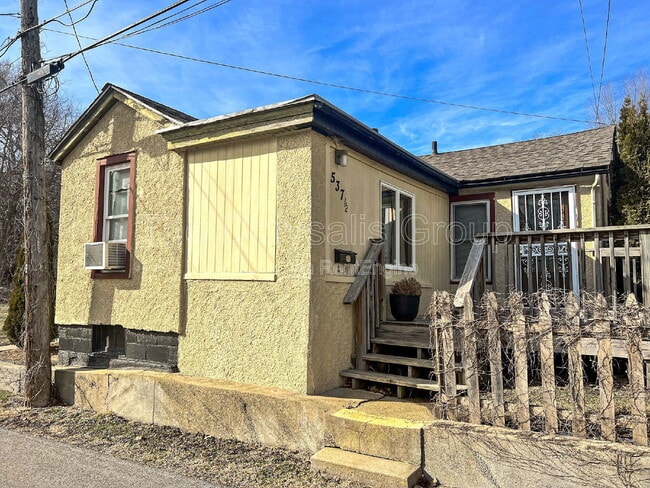 property at 537 1/2 Bucklin St