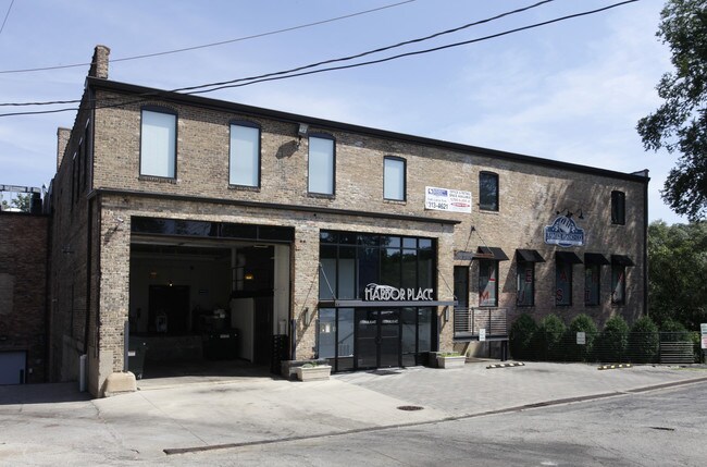 Harbor Place in Waukegan, IL - Building Photo - Building Photo