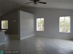 1527 Palermo Dr in Weston, FL - Building Photo - Building Photo