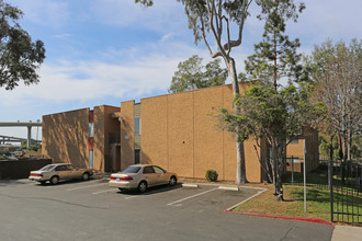 Bella Vista Apartments in San Diego, CA - Building Photo - Building Photo