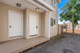 2827 SE 90th Pl in Portland, OR - Building Photo