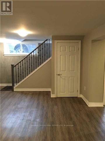 8 Salmond Ct in Hamilton, ON - Building Photo - Building Photo