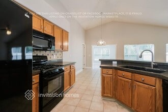 1327 Crimson Clover Ln in Zephyrhills, FL - Building Photo - Building Photo