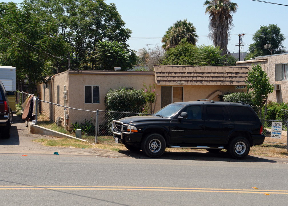 Lindo Lane in Lakeside, CA - Building Photo