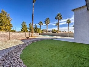 4572 Wisconsin Ave in Las Vegas, NV - Building Photo - Building Photo