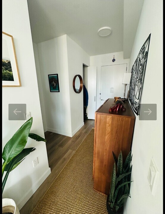 1045-20 Lexington Ave in Long Island City, NY - Building Photo