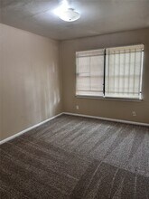 3915 Brookfield Dr in Houston, TX - Building Photo - Building Photo