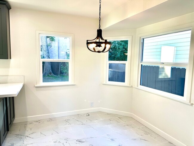 7360 Hesperia Ave in Los Angeles, CA - Building Photo - Building Photo