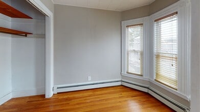 36 Dodge St, Unit 1 in Malden, MA - Foto de edificio - Building Photo