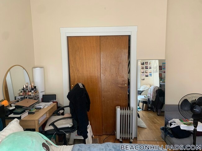 108 Myrtle St, Unit 7 in Boston, MA - Building Photo - Building Photo