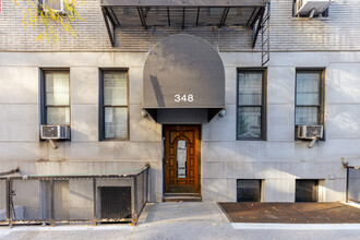 348-352 W 56th St in New York, NY - Foto de edificio - Building Photo