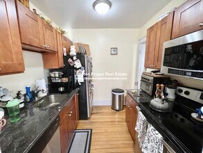 100 Madison Ave, Unit 3 in Newton, MA - Building Photo - Building Photo