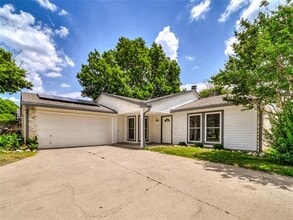 2602 Underwood Ln in Euless, TX - Building Photo - Building Photo