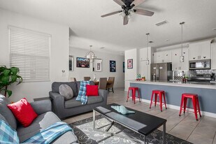 8988 Stinger Dr in Four Corners, FL - Building Photo