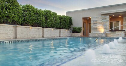 125 W Tremont Ave, Unit B2C in Charlotte, NC - Building Photo - Building Photo