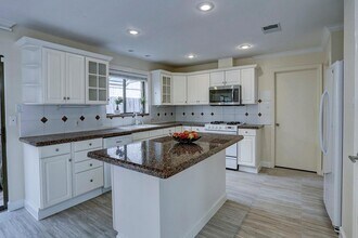 13819 Starhill Ct in Houston, TX - Building Photo - Building Photo