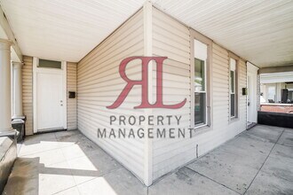 235 W Church St in Newark, OH - Foto de edificio - Building Photo