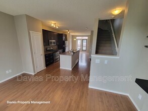 603 Watt Blvd SW in Edmonton, AB - Building Photo - Building Photo