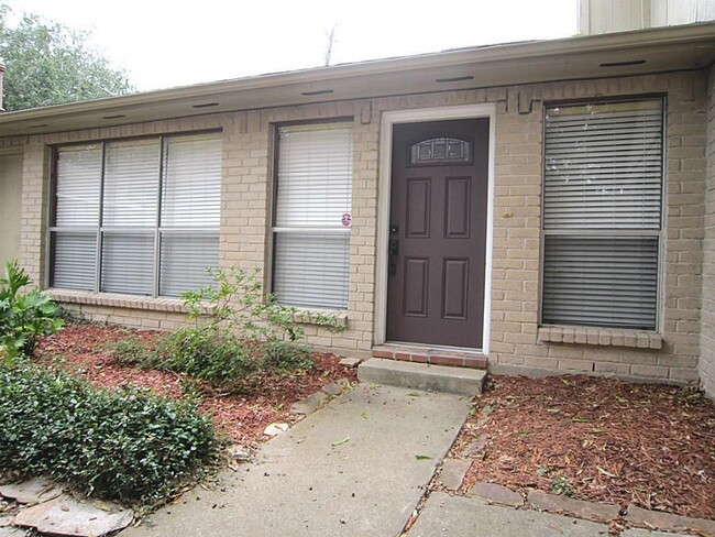 16131 Windom Dr in Webster, TX - Building Photo - Building Photo