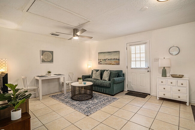 15 Shem Dr, Unit B in Mount Pleasant, SC - Building Photo - Building Photo