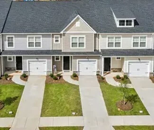 property at 3805 Yorkshire Pl