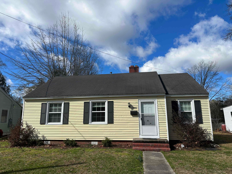 1105 E Williams Cir in Elizabeth City, NC - Foto de edificio