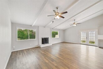 4511 Ravine Dr in Friendswood, TX - Building Photo - Building Photo