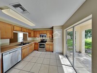 7526 Maroon Peak Dr in Ruskin, FL - Foto de edificio - Building Photo