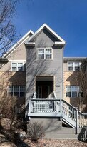 1813 Carns Dr in Madison, WI - Building Photo