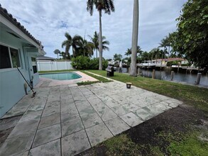 341 SE 6th Ave in Pompano Beach, FL - Building Photo - Building Photo