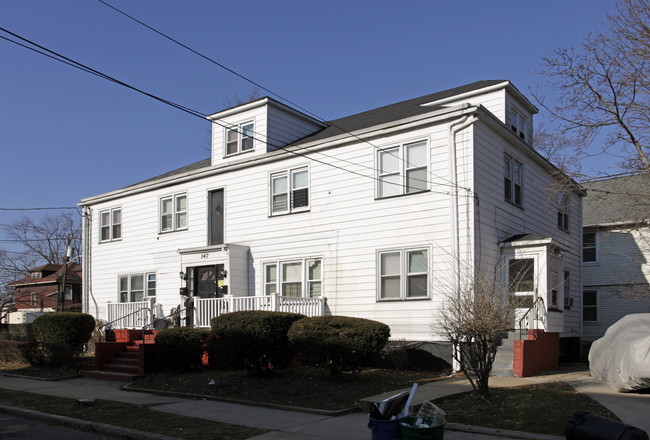 147 Jones Ave in New Brunswick, NJ - Building Photo - Building Photo