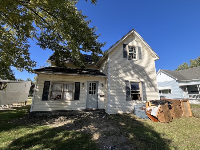 property at 906 Martin St