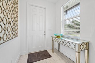 17868 Limestone Creek Rd in Jupiter, FL - Building Photo - Building Photo