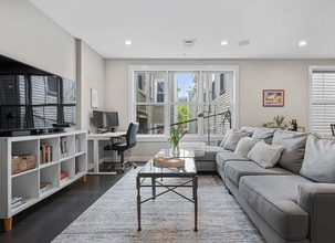 309 E St, Unit 22 in Boston, MA - Building Photo - Building Photo