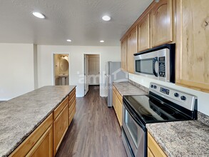 3557 S White Tail Trl in Saratoga Springs, UT - Building Photo - Building Photo