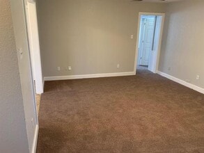 833 Linda Dr in Terrell, TX - Building Photo - Building Photo
