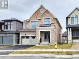72 Kentledge Ave in East Gwillimbury, ON - Building Photo
