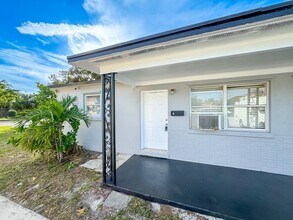 1003 8th St in West Palm Beach, FL - Building Photo - Building Photo