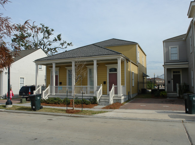 753 St Mary Dr in New Orleans, LA - Building Photo - Building Photo