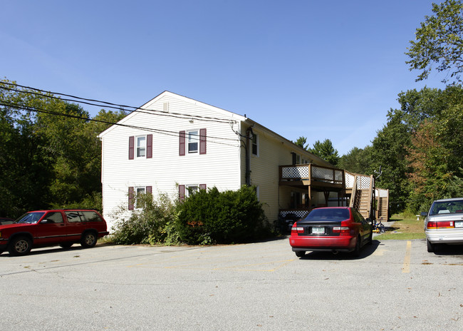 Hillcrest Candia Apartments in Candia, NH - Building Photo - Building Photo