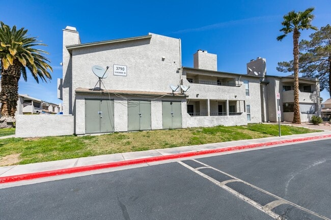 3790 Shirebrook Dr in Las Vegas, NV - Building Photo - Building Photo